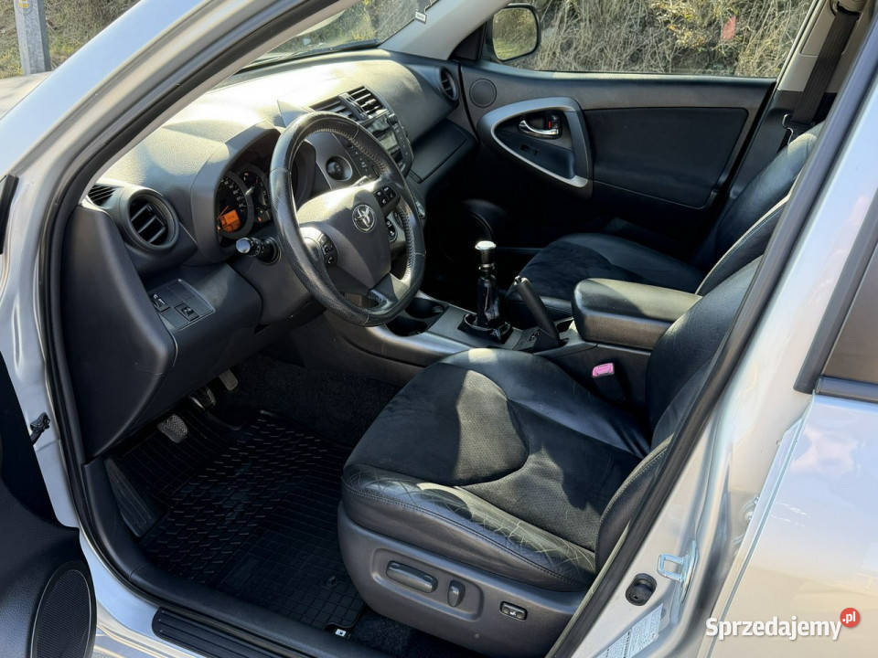 Toyota RAV4 Toyota RAV4 4x4 22D 2011 Bogata Gostyń