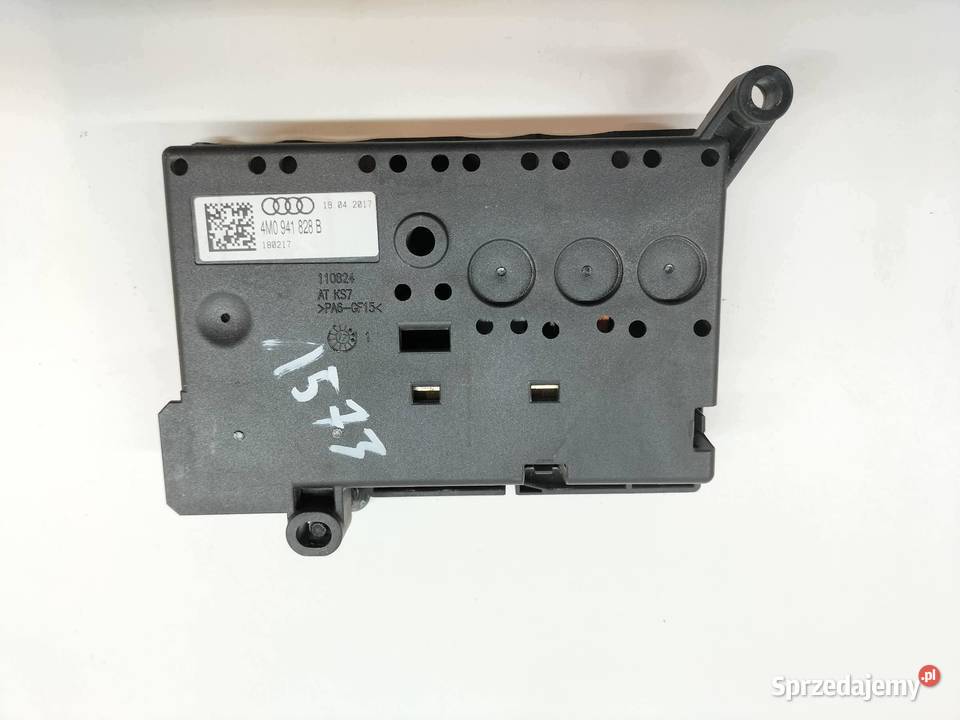 SKRZYNKA BEZPIECZNIKÓW 4M0941828B 40 TDI 435 sprzedam