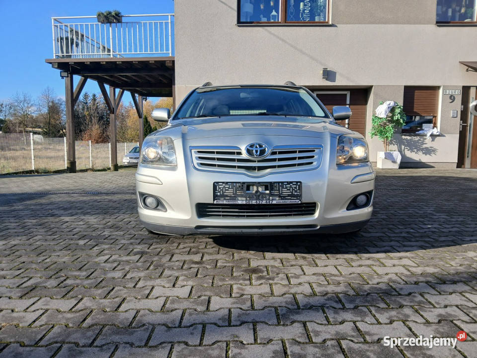 Toyota Avensis 18i LIFT klima NAVI czujniki stan Gryfino sprzedam