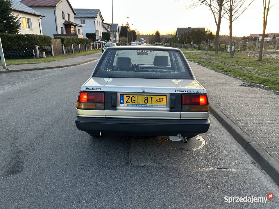 Zabytkowa Toyota Corolla E8 18 Diesel Sedan Sedan / Limuzyna Nowogard