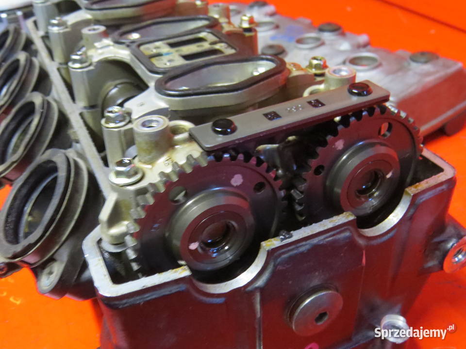 SUZUKI GSR 600 GSR600 K10 09 głowica zawory Cylindry, głowice, pierścienie Warszawa