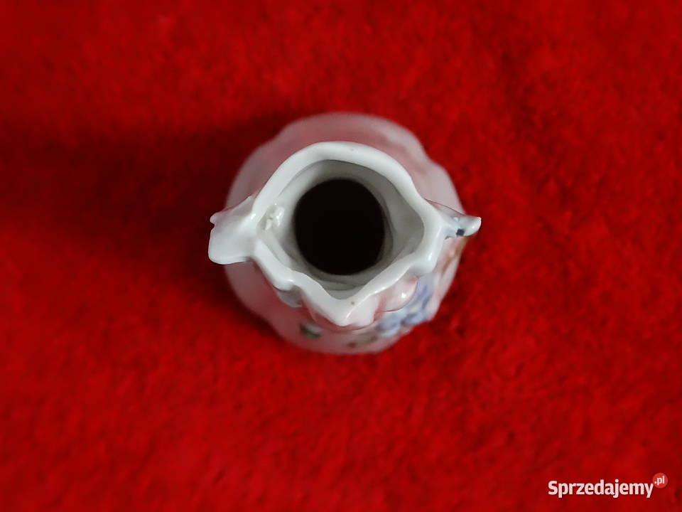 Elegancki Wazonik Vintage Ręcznie Formowane sprzedam