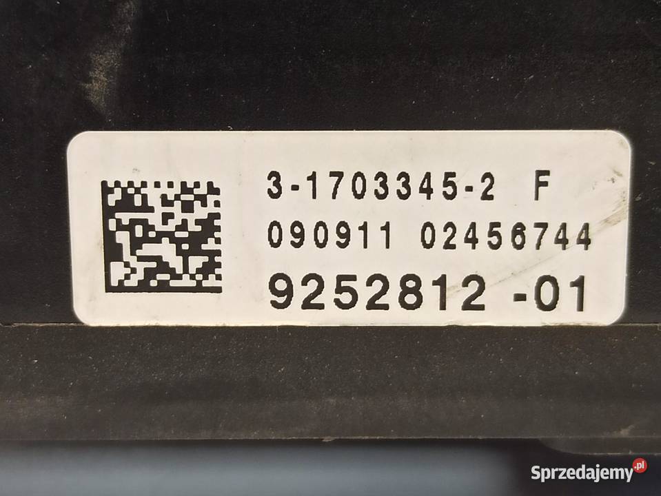 BMW F07 SKRZYNKA BEZPIECZNIKÓW 9252812
