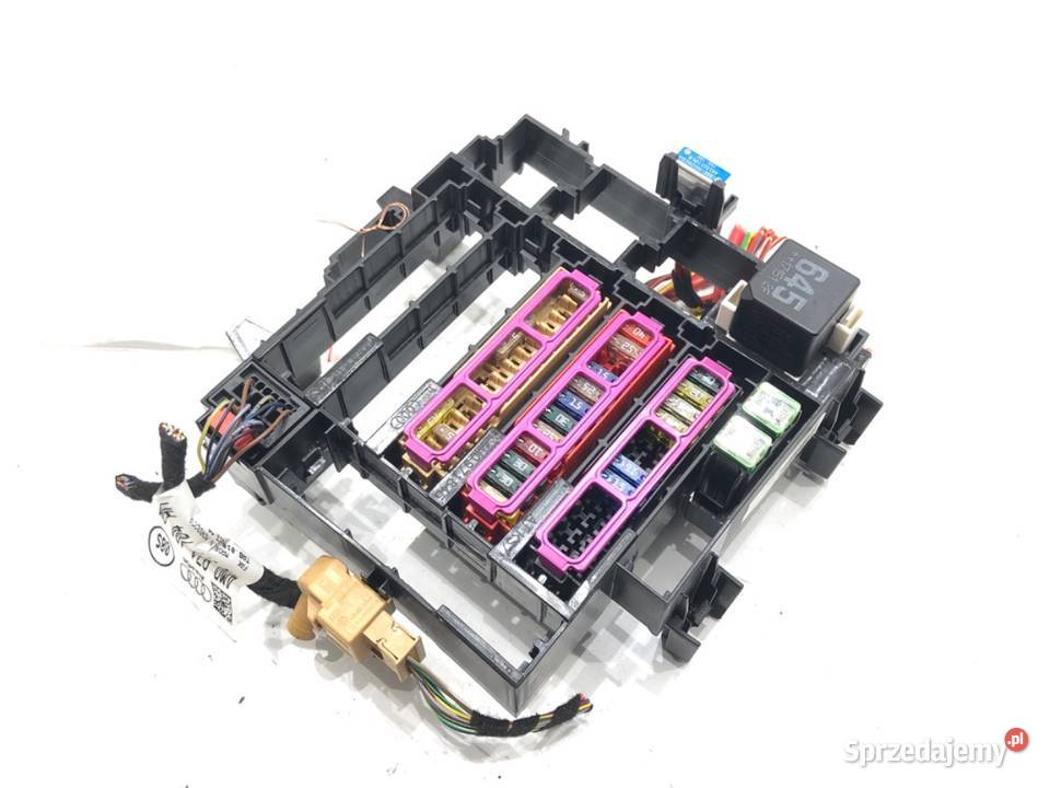 SKRZYNKA BEZPIECZNIKÓW AUDI Q7 4M 4M0971845 SUV