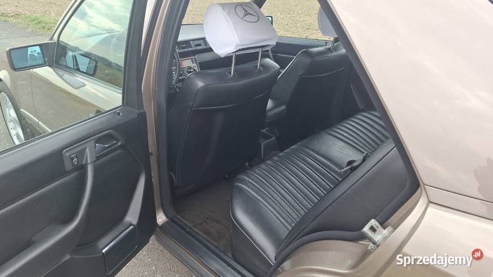 Mercedes w124 Klasyk z charakterem Sedan / Limuzyna W124 Marklowice