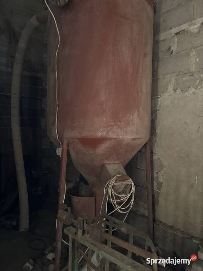 Sprzedam mieszalnik 15t ze srutownikiem mazowieckie Robertów sprzedam