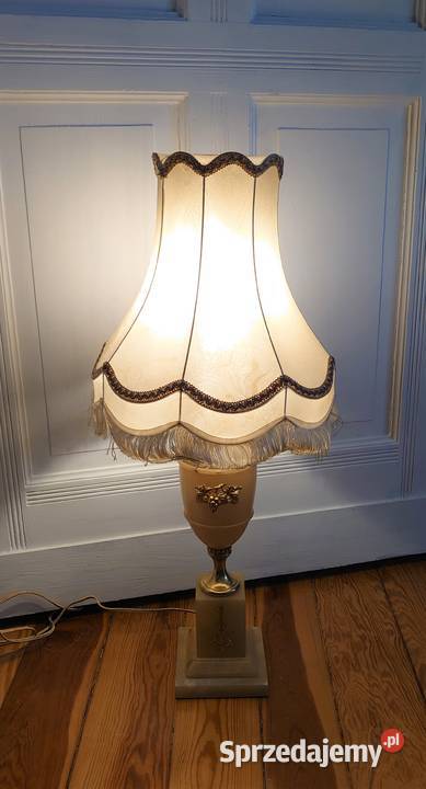 Piękna stara kamienna lampa inny kolor Poznań
