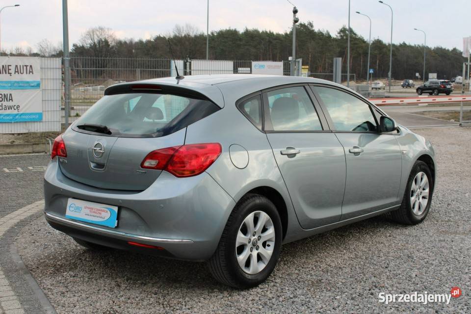 Opel astra salon