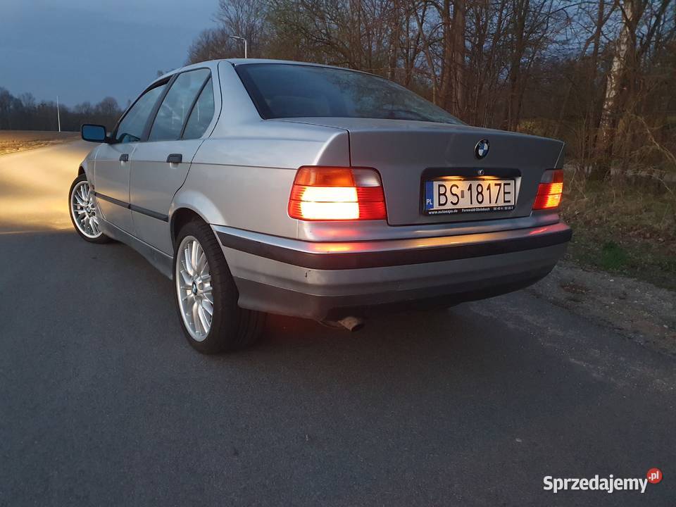 BMW E36 18 IS sedan seria zdrowa buda Suwałki