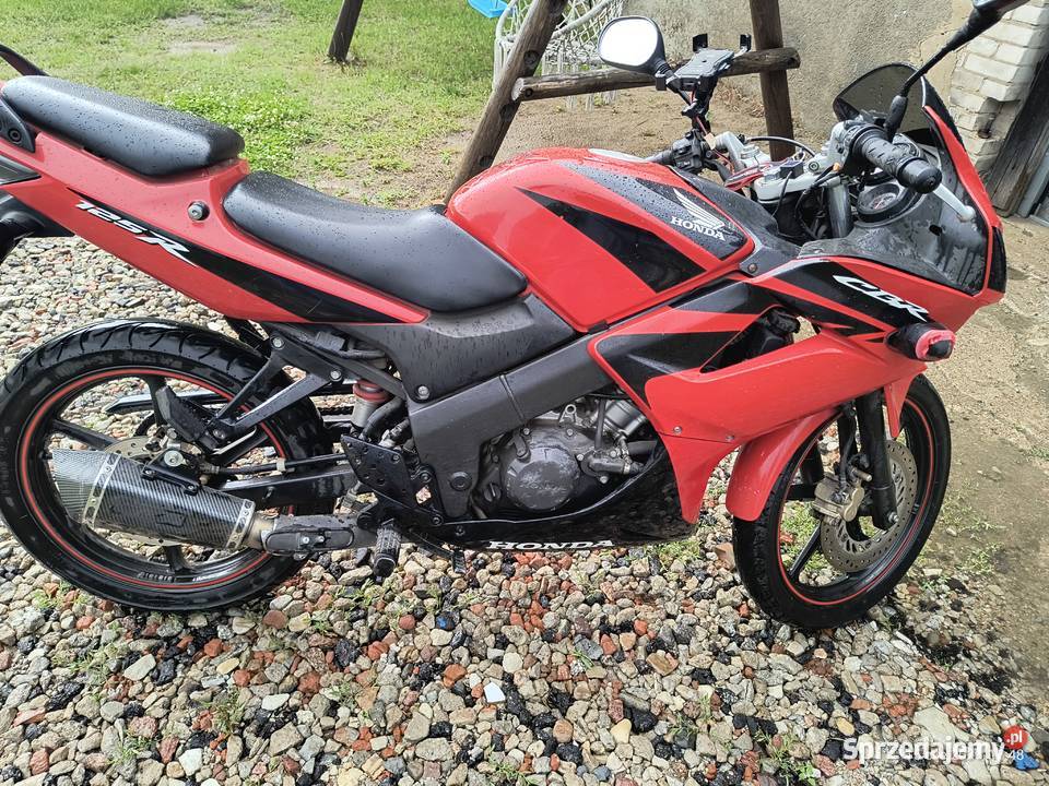 Sprzedam hondę CBR 125 stan idealny