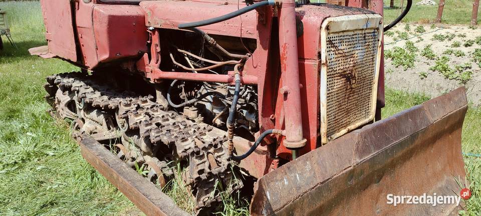 Ciągnik gąsiennicowy spychacz spycharka DT 75 Rudniki sprzedam