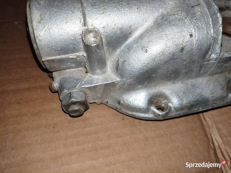 Dekiel pokrywa rozrządu silnika Ural M66