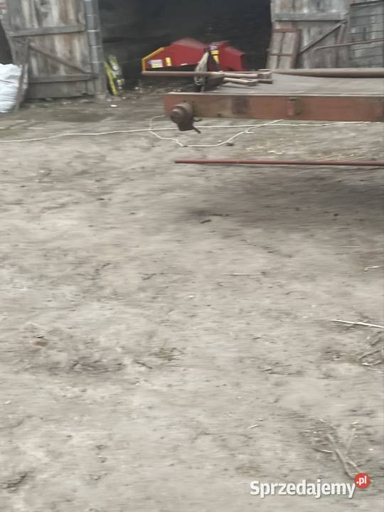 Przyczepa jednoosiowa zbierająca Maszyny rolnicze łódzkie Głuchów