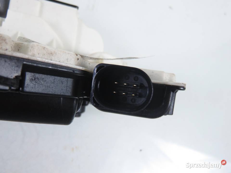 ZAMEK PRAWY TYLNY VW TIGUAN 5N 5N0839016J małopolskie