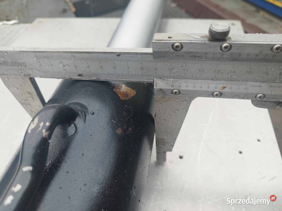 Siłownik hydrauliczny Złożony 73 rozciągnięty