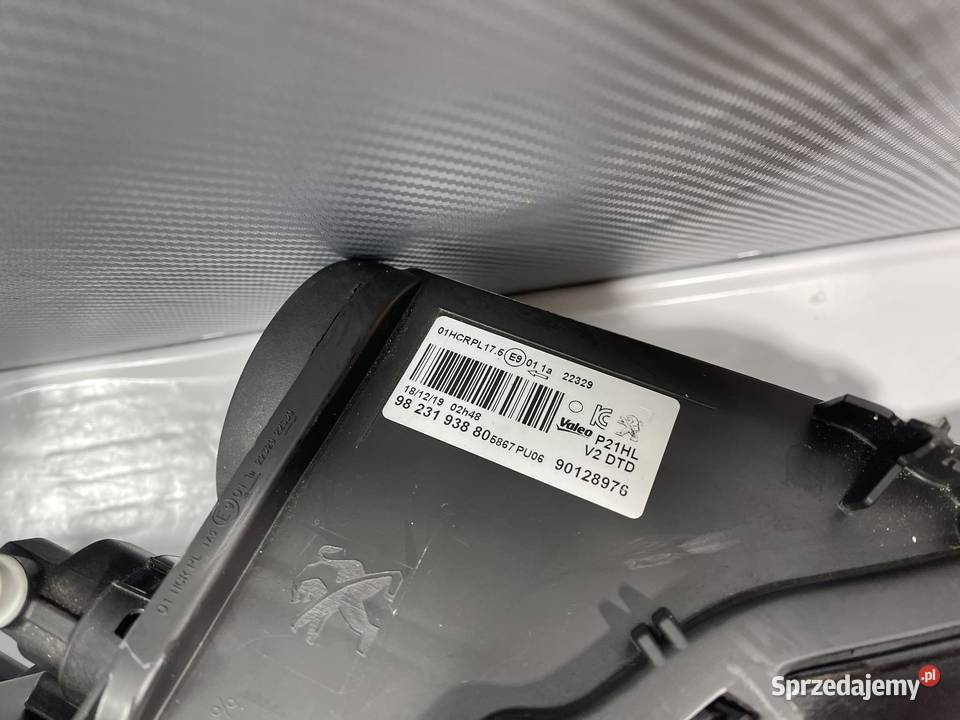 PEUGEOT 208  2 PRAWA LAMPA PRZÓD Oświetlenie wielkopolskie Ostroróg