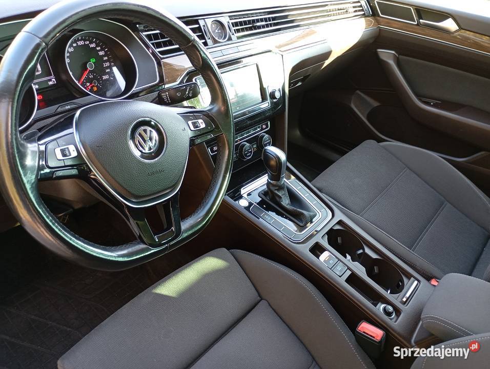 Sprzedam dobrze utrzymanego Passata b8 nieuszkodzony Passat mazowieckie Warszawa