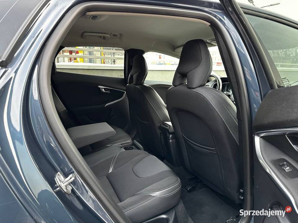 Volvo V40 2D Lift Bogata wersja wyposażenia V40