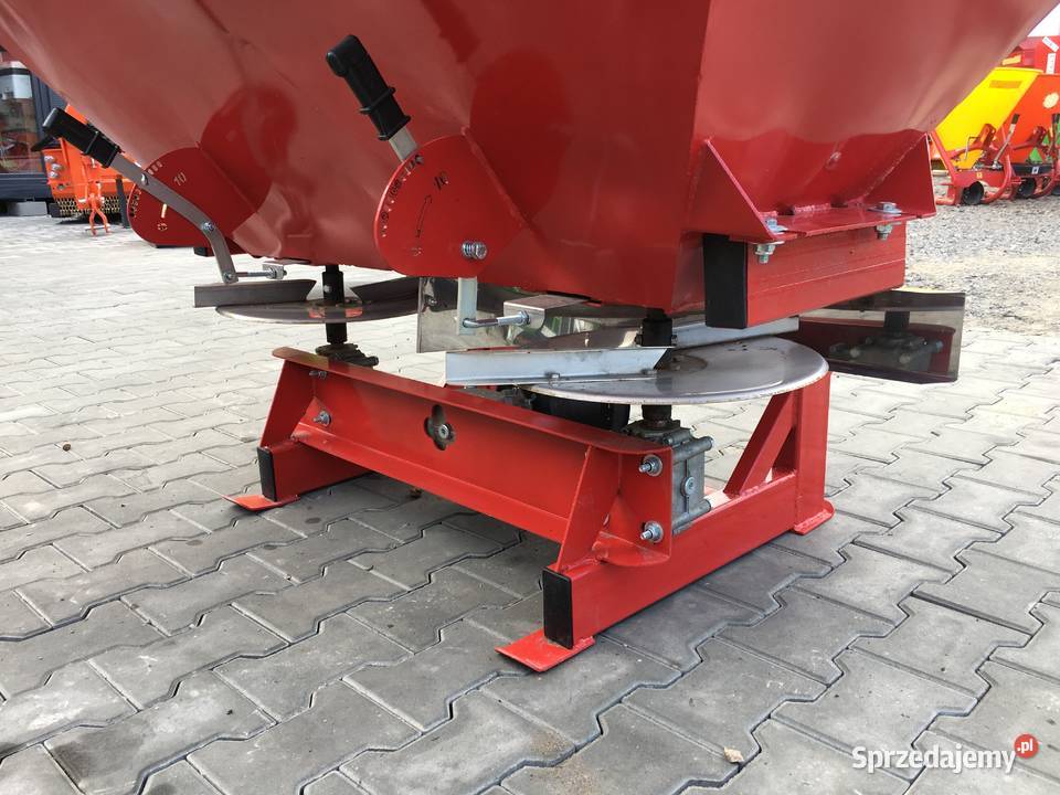 Rozsiewacz nawozu 600L TYTAN STRUMYK Dexwal Nisko