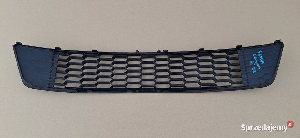 SKODA OCTAVIA 3 III RS KRATKA ZDERZAKA ŚRODKOWA Bieleń