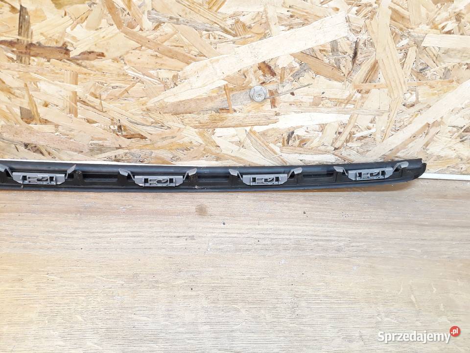 BMW 1 F40 LISTWA LEWA SZYBY CZOŁOWEJ 7453950 listwy boczne Międzychód