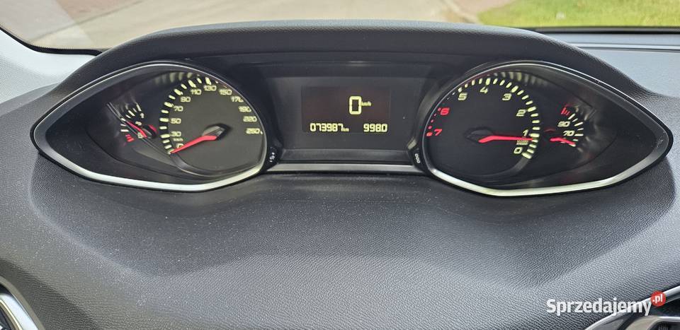 Peugeot 308 salon ASO 74 przebieg benzyna 12 Białystok