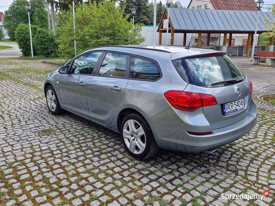 Opel Astra J 20 CDTI 160 SportTourer radio Ryglice
