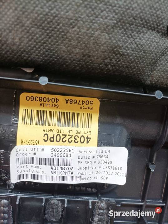 TAPICERKA BOCZEK BAGAŻNIKA LEWY PRAWY KOMPLET sprzedam