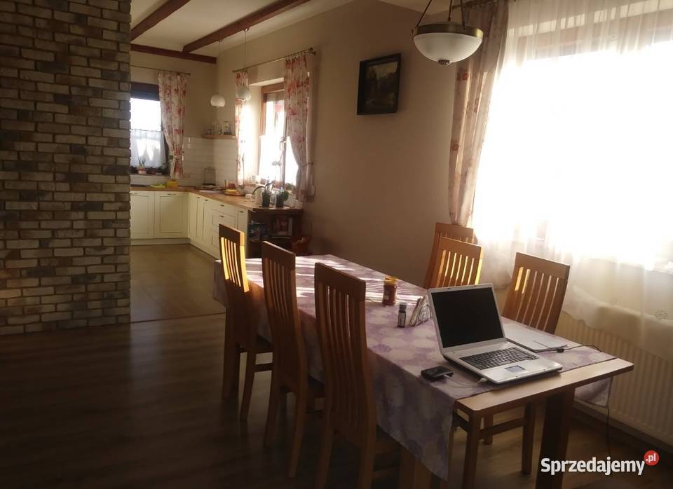 Dom z garażem wolnostojącym dwustanowiskowym i 1 piętro Biskupie-Kolonia sprzedam