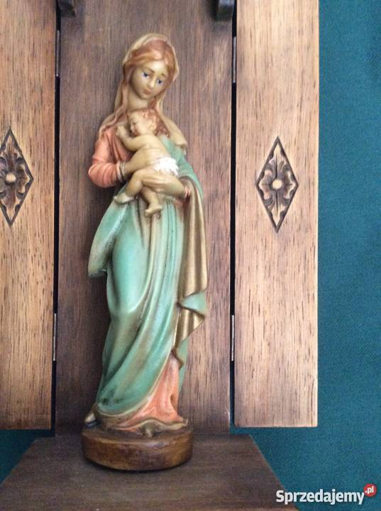 stara kapliczka drewniana z madonną Wrocław