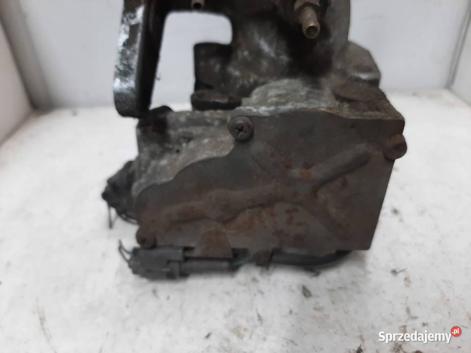 Przepustnica czujniki krokowy Toyota Avensis osobowe