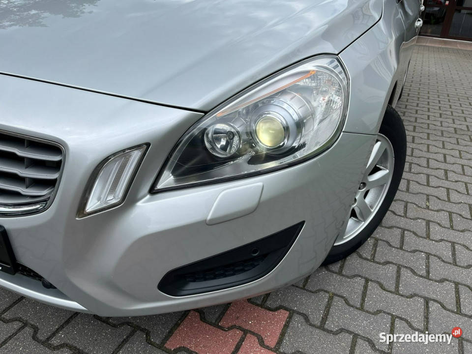Volvo S60 16 T3 benzyna 150 Xenony Podgrzewane komputer pokładowy Lipówki