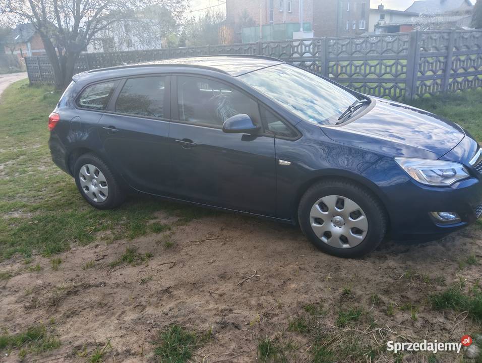 Sprzedam Opel Astra J kombi 17 CDTI 2011