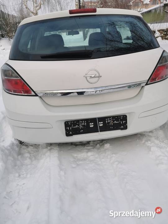 Opel Astra H 14 benzyna