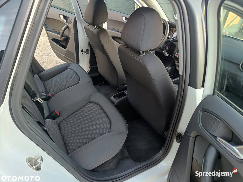 AUDI A1 ULTRA 5 DRZWI NISKI PRZEB 88 benzyna Gołaczewy