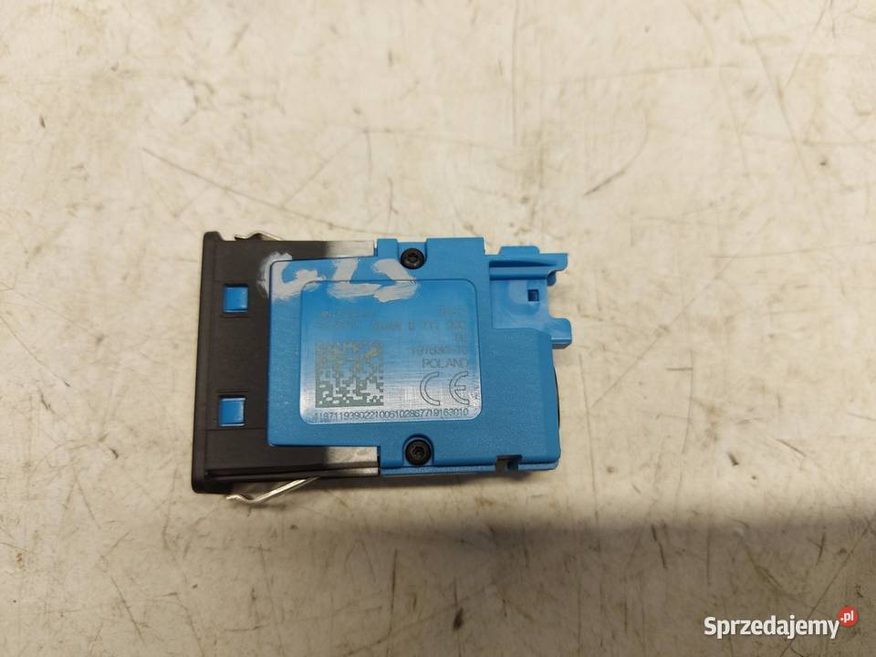 BMW G23 G22 M440i Cabrio Gniazdo złącze port USB