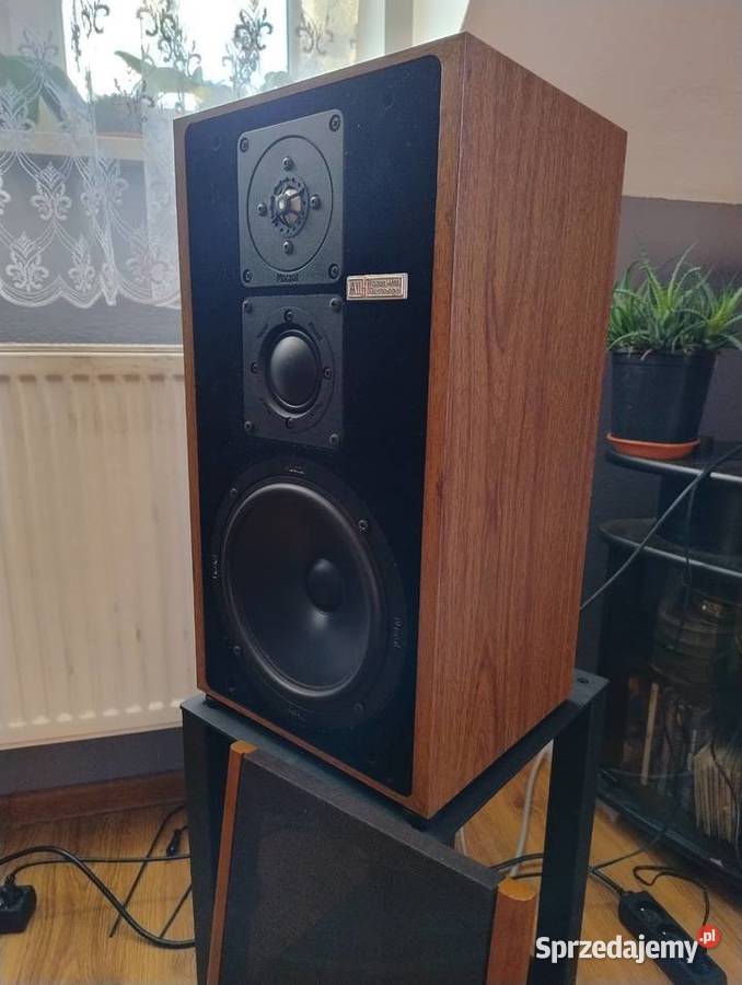 Kolumny Magnat all ribbon 4 Trzebuska