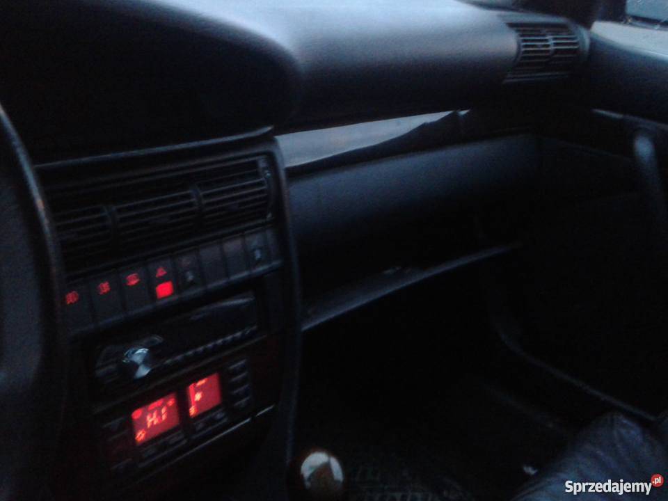 Audi A6 c4 94r 19TD 7 osobowy skóry itd 90KM Puck