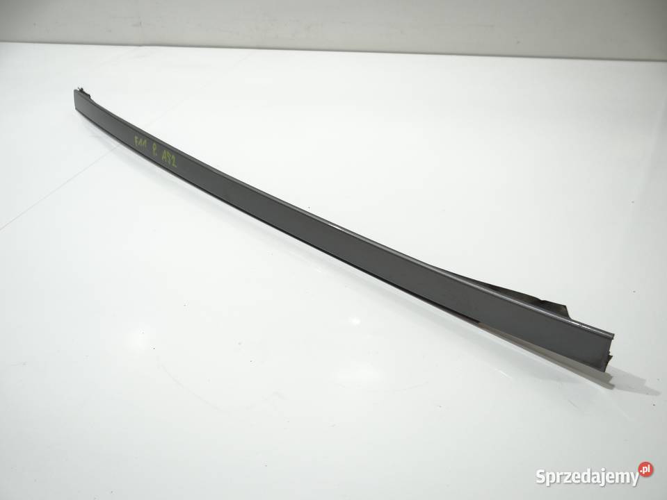 LISTWA SZYBY CZOŁOWEJ PRAWA BMW F11 A52 16750965 Strzyżewice sprzedam