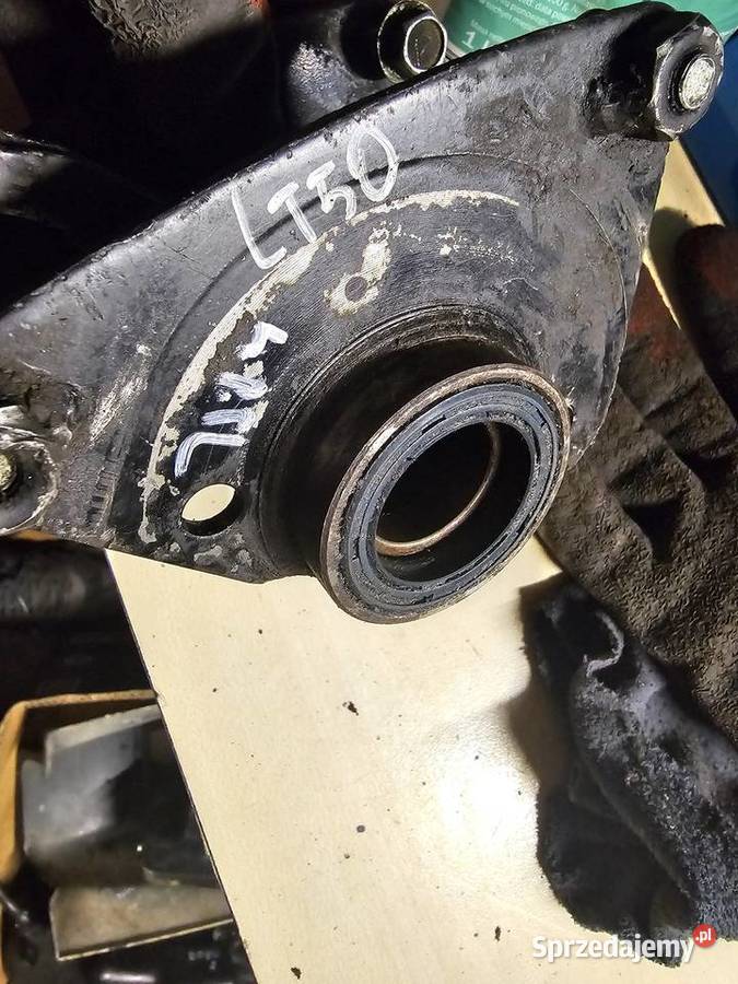 Suzuki LT 50 Piasta mocowanie wahacz wahacza osi Jelenia Góra