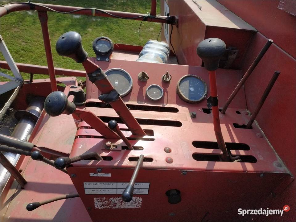 Kombajn zbożowy International 531 Radom