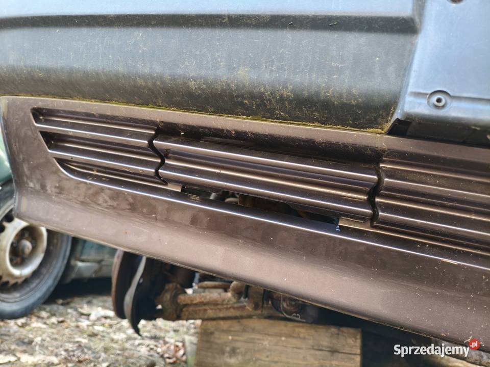 Mercedes 190 W201 zderzak przedni z kratką kolor Zderzaki Skarżysko-Kamienna
