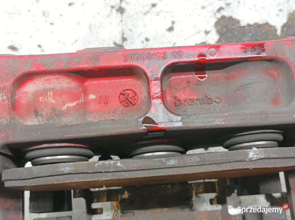ZACISK HAMULCOWY PRAWY PRZÓD 20 CGI AMG W177