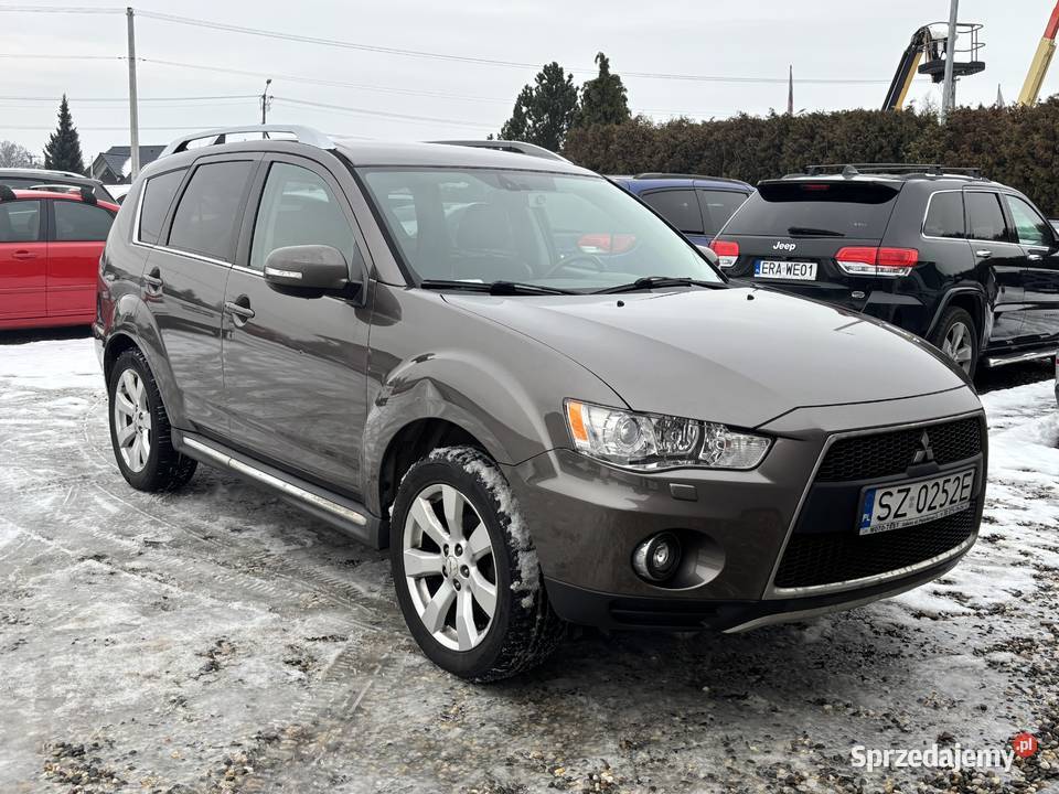 Mitsubishi Outlander 2010r 4x4 światła przeciwmgielne Paniówki sprzedam