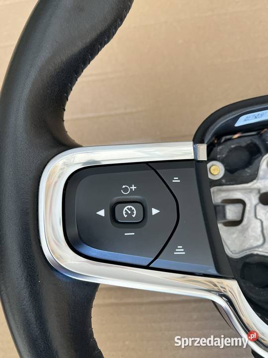 Kierownica skórzana z podgrzewaniem z Volvo XC40 Rzeszów sprzedam