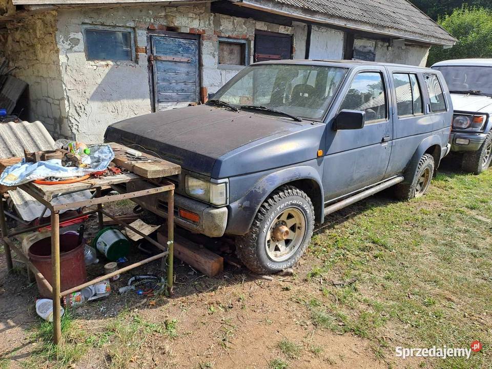 Terrano i 30 v6 vg30 benz Terrano Annopol sprzedam