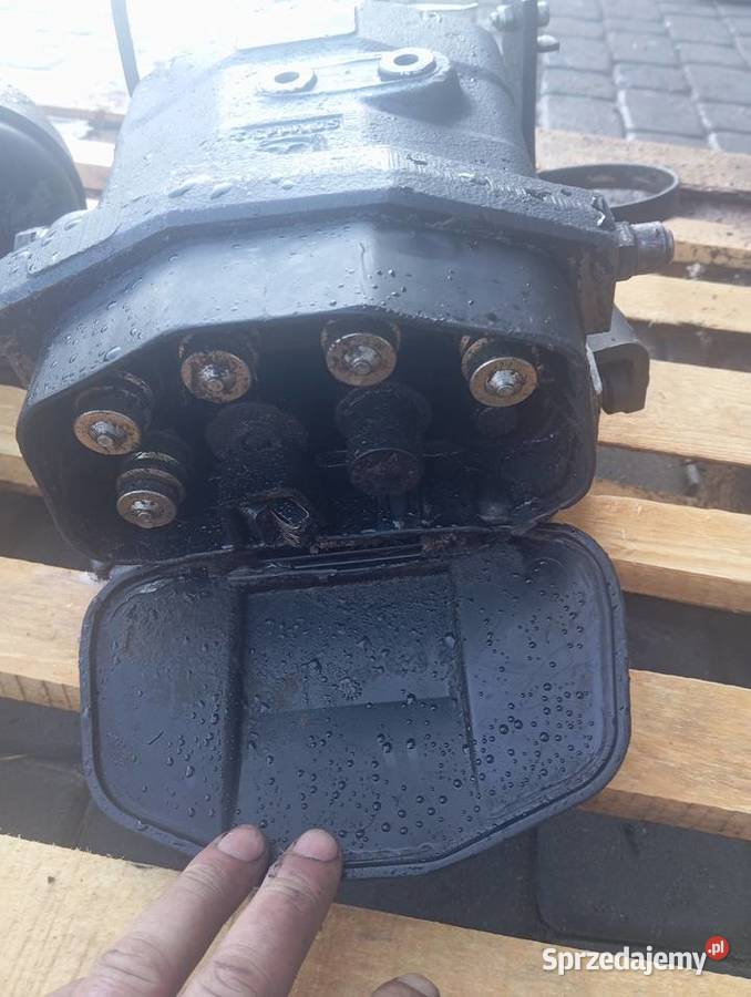 Rozdzielacz hydrauliczny do ładowacz czołowy