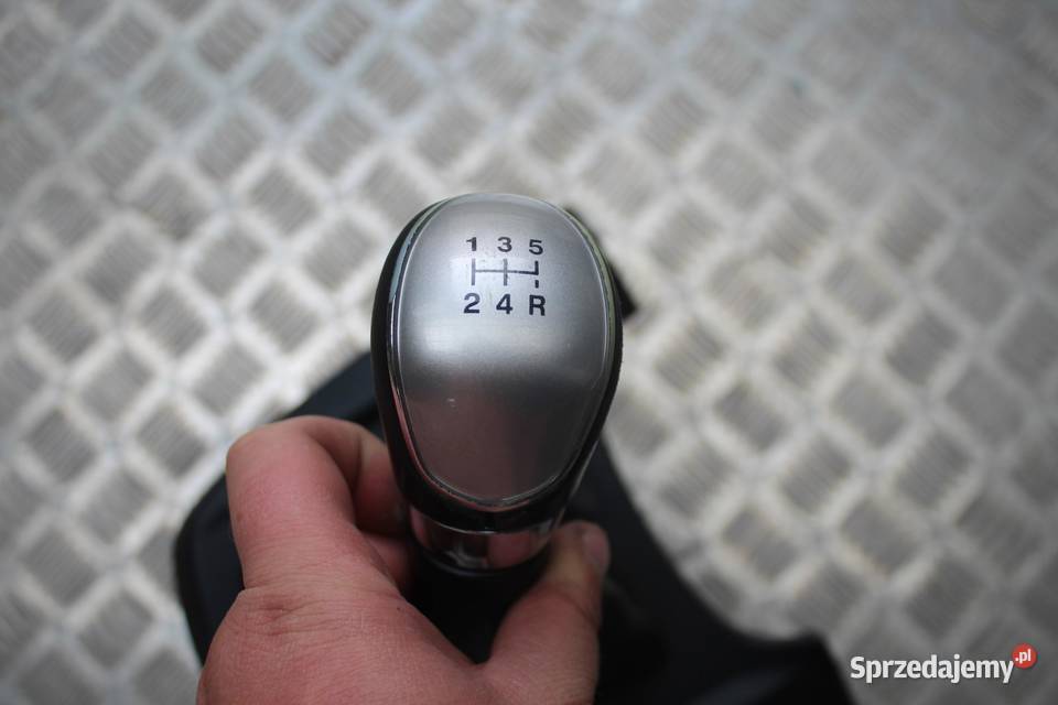 OSŁONA WYBIERAKA ZMIANY BIEGÓW GAŁKA FORD FIESTA