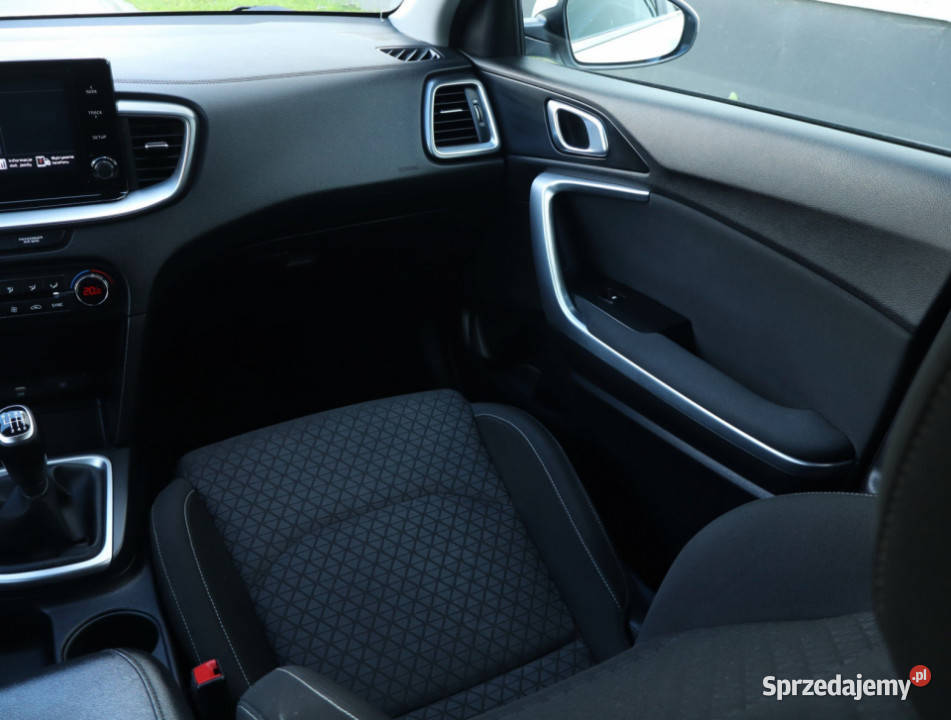Kia XCeed 14 TGDI gniazdo USB Samochody osobowe Łódź sprzedam