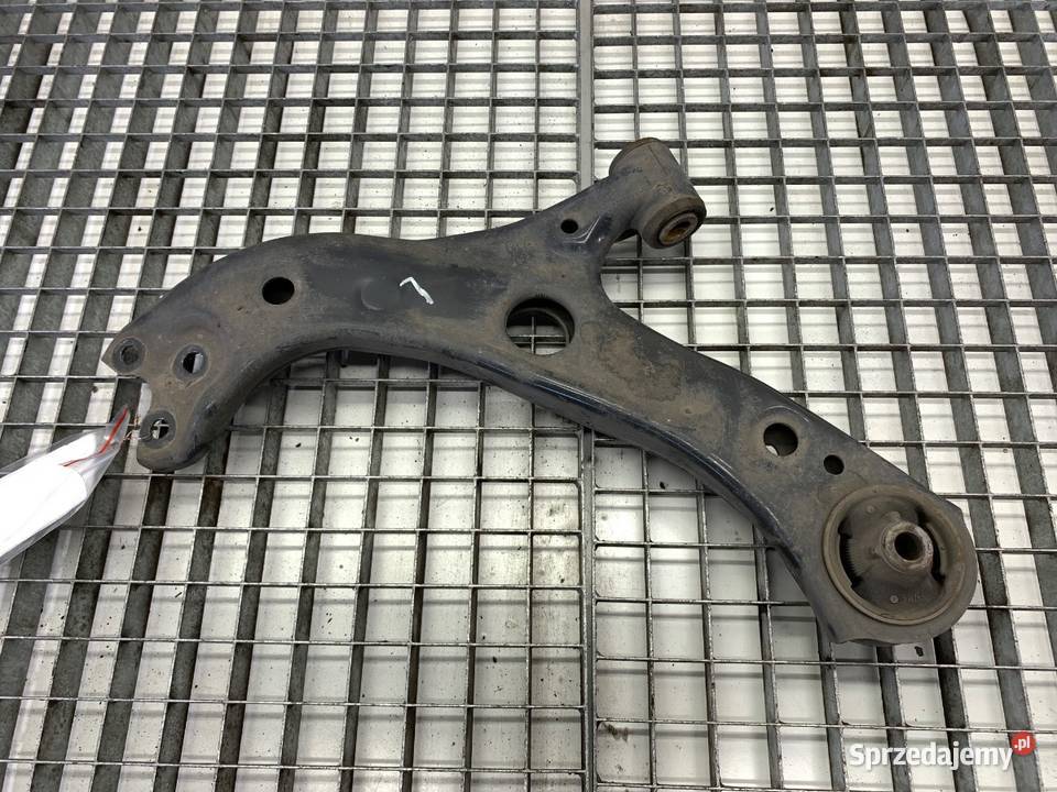 WAHACZ LEWY PRZÓD TOYOTA COROLLA E21 Kombi osobowe sprzedam